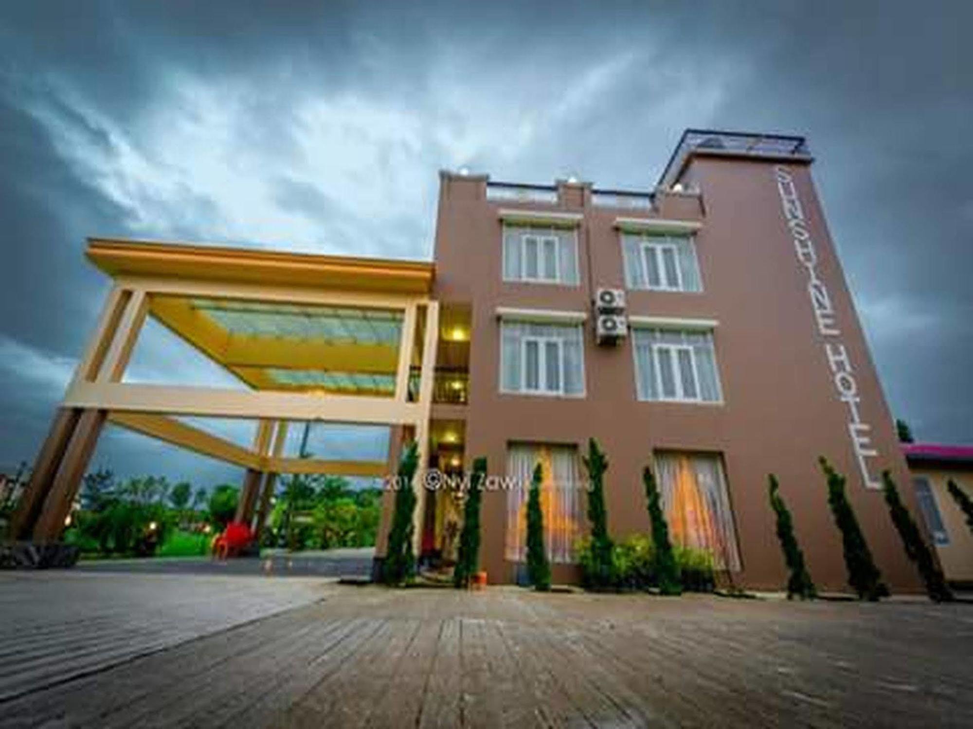 Sunshine Hotel Mawlamyine Exterior photo